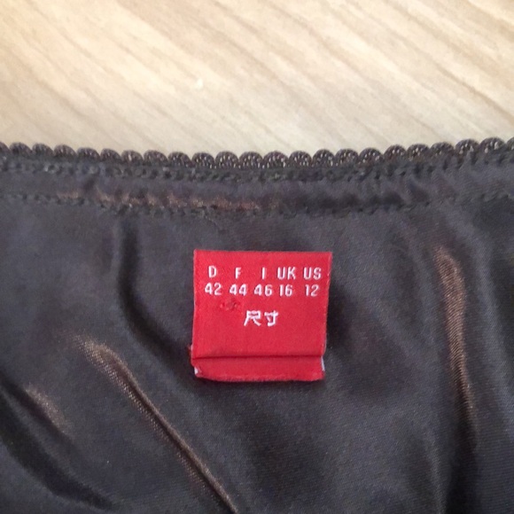 Modest brown A-Line skirt with belt. Size EU42/US12 - Picture 7 of 8